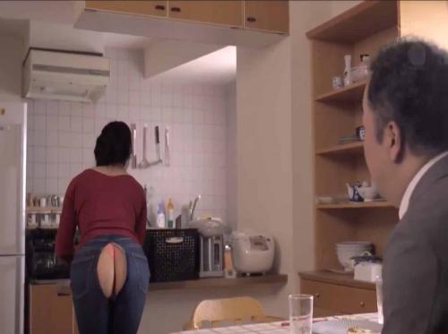 Chiếc quần rách và cô nàng dâm đãng